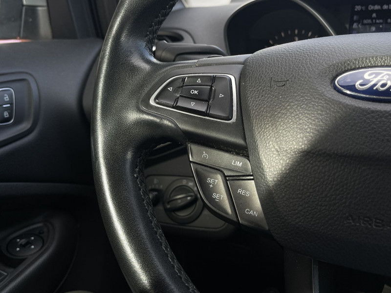 Photo 36 de l'offre de FORD KUGA 2.0 TDCI 150CH STOP&START TITANIUM 4X4 POWERSHIFT à 16900€ chez Avenue de l'auto