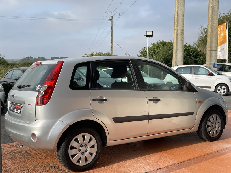 Photo 5 de l'offre de FORD FIESTA 1.4 TDCI 68CH AMBIENTE 5P à 4900€ chez Avenue de l'auto