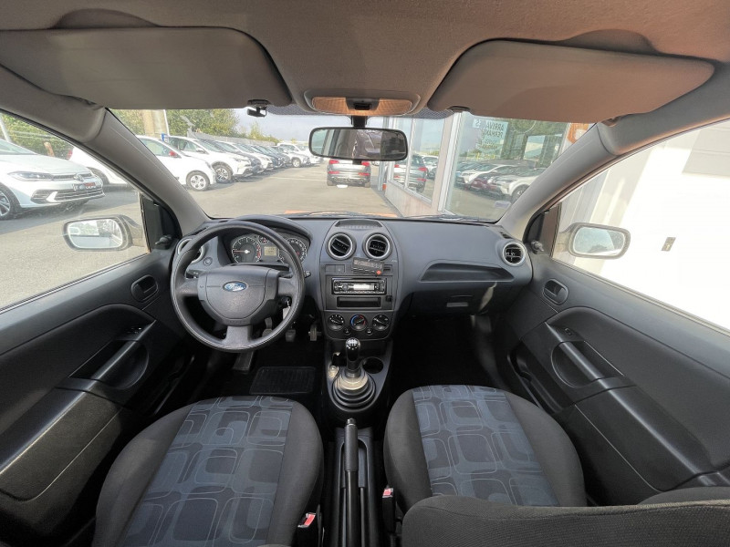 Photo 6 de l'offre de FORD FIESTA 1.4 TDCI 68CH AMBIENTE 5P à 4900€ chez Avenue de l'auto