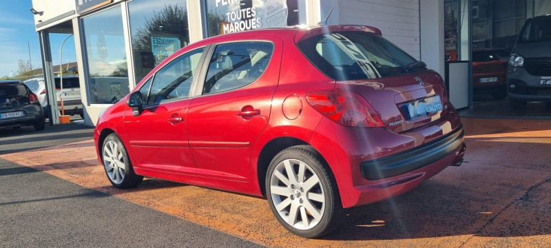 Photo 14 de l'offre de PEUGEOT 207 1.6 THP 16V FELINE 5P à 6990€ chez Avenue de l'auto