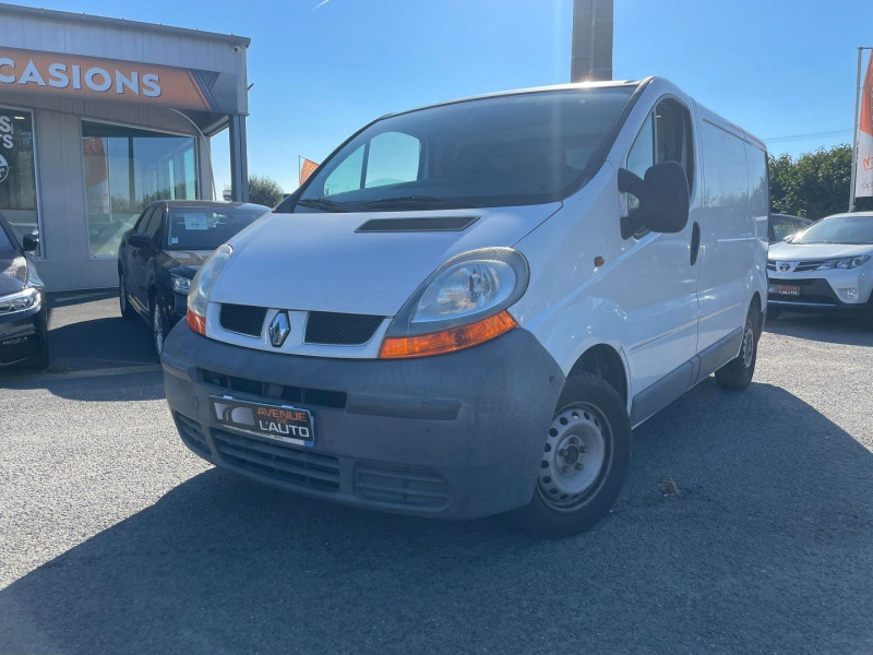 Photo 13 de l'offre de RENAULT TRAFIC II COMBI L1H1 1000 1.9 DCI 80CH à 8490€ chez Avenue de l'auto