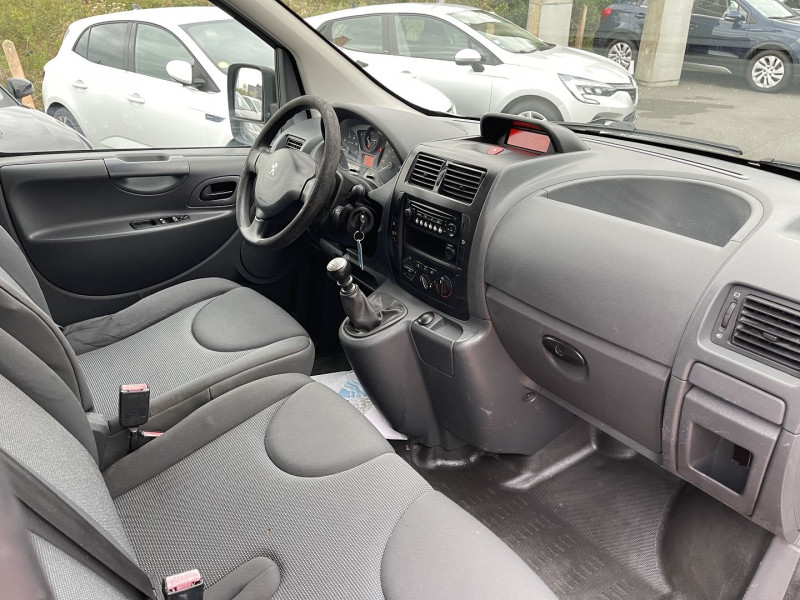 Photo 10 de l'offre de PEUGEOT EXPERT FG 227 L1H1 2.0 HDI FAP 125 CONFORT à 9900€ chez Avenue de l'auto