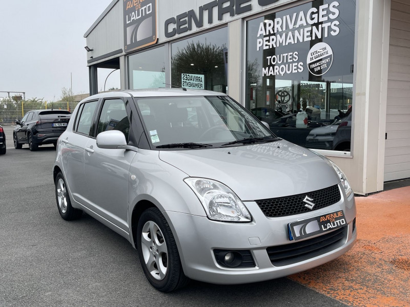 Photo 21 de l'offre de SUZUKI SWIFT 1.3 VVT GLX BMR 5P à 9990€ chez Avenue de l'auto