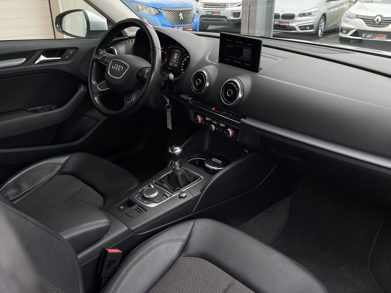 Photo 7 de l'offre de AUDI A3 1.6 TDI 105CH FAP AMBIENTE 3P à 10590€ chez Avenue de l'auto