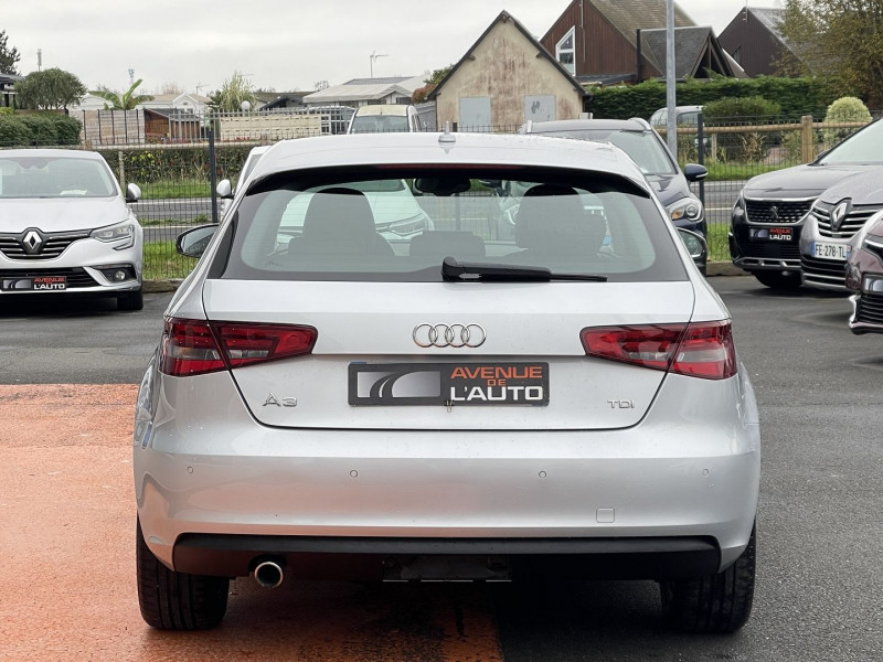 Photo 30 de l'offre de AUDI A3 1.6 TDI 105CH FAP AMBIENTE 3P à 10590€ chez Avenue de l'auto