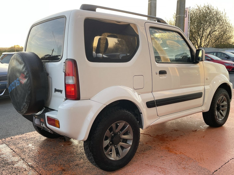 Photo 4 de l'offre de SUZUKI JIMNY 1.3 VVT 85CH JLX à 16900€ chez Avenue de l'auto