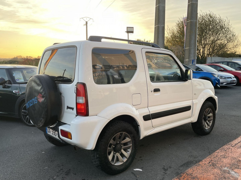 Photo 15 de l'offre de SUZUKI JIMNY 1.3 VVT 85CH JLX à 16900€ chez Avenue de l'auto