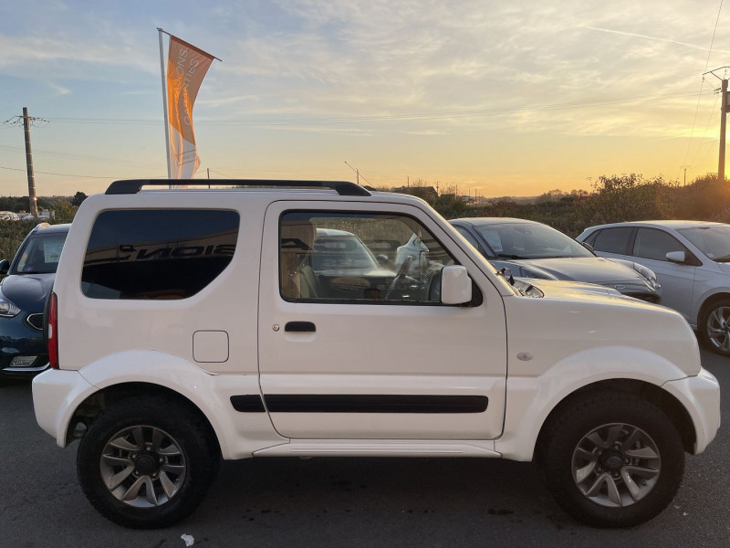 Photo 14 de l'offre de SUZUKI JIMNY 1.3 VVT 85CH JLX à 16900€ chez Avenue de l'auto