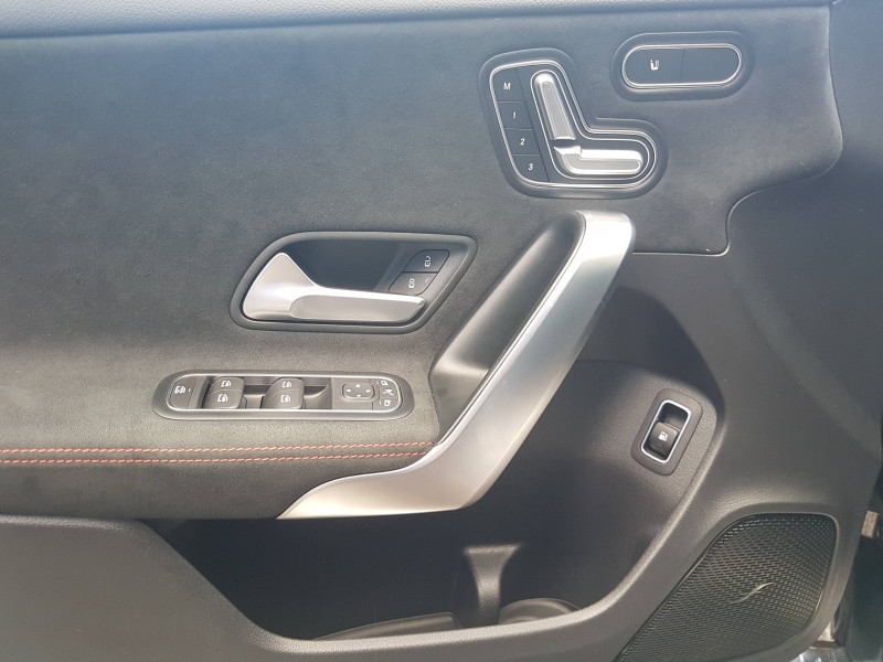 Photo 7 de l'offre de MERCEDES-BENZ Classe A 250 e 160+102ch AMG Line 8G-DCT 8cv à 34900€ chez Garage Leroyer