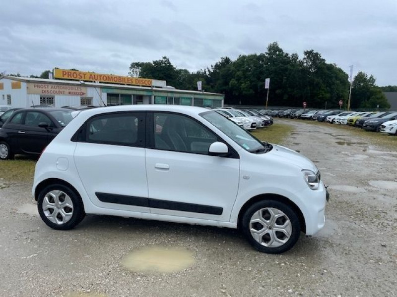 Photo 2 de l'offre de RENAULT TWINGO III 1.0 SCE 75CV ZEN à 9900€ chez Prost automobiles discount