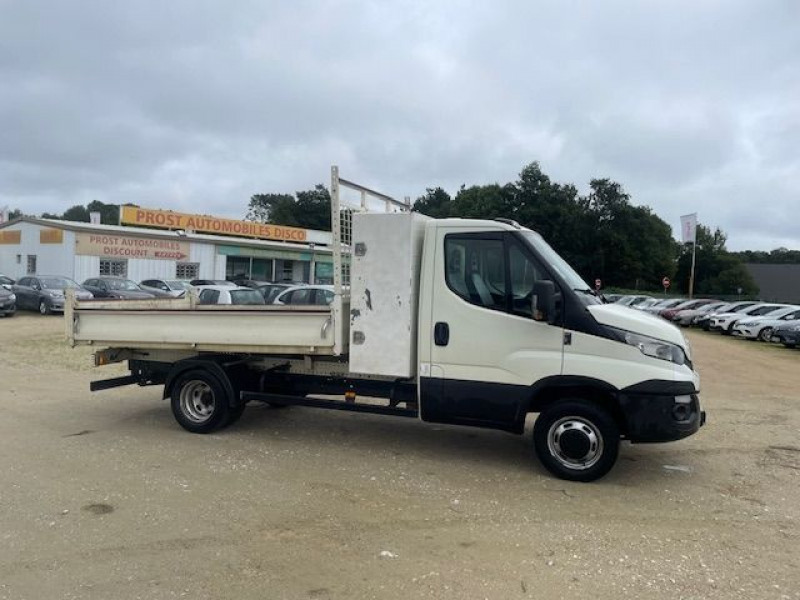 Photo 2 de l'offre de VU IVECO DAILY BENNE 35C13 125CV BV6 à 28950€ chez Prost automobiles discount