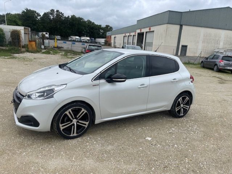 Peugeot 208 1.2 PURETECH 110CV BV6 GT LINE Essence BLANC Occasion à vendre