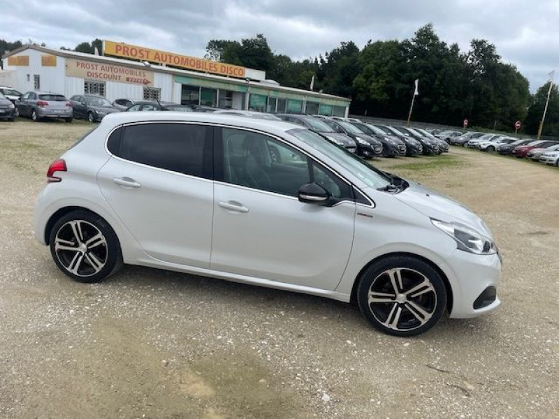 Photo 2 de l'offre de PEUGEOT 208 1.2 PURETECH 110CV BV6 GT LINE à 9980€ chez Prost automobiles discount