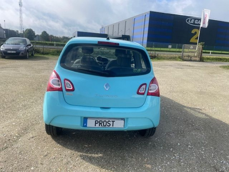 Photo 4 de l'offre de RENAULT TWINGO II 1.2 75CV DYNAMIQUE à 6500€ chez Prost automobiles discount