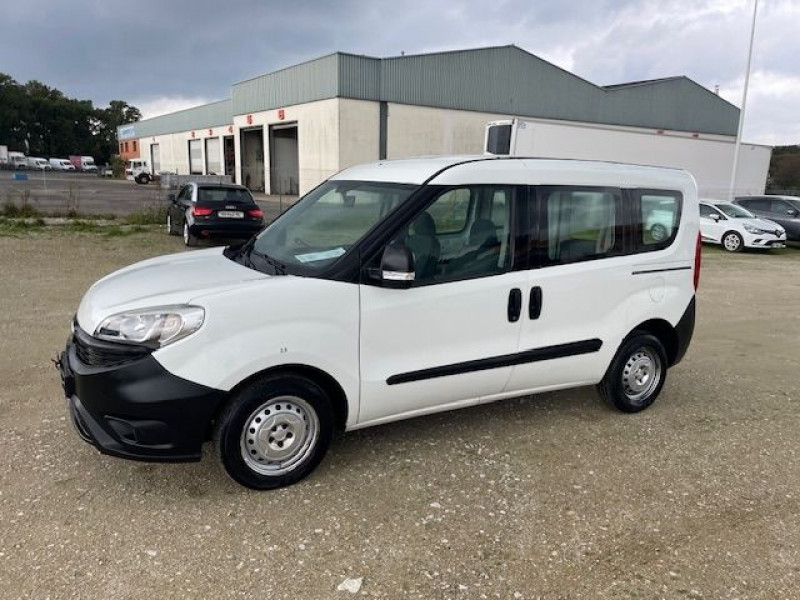 Vu Fiat DOBLO CARGO 1.3 MJT 90CV PACK PROFESSIONNEL Diesel BLANC Occasion à vendre