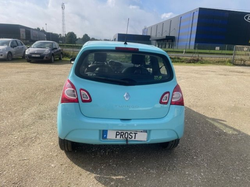 Photo 4 de l'offre de RENAULT TWINGO II 1.2 75CV LIFE à 6980€ chez Prost automobiles discount