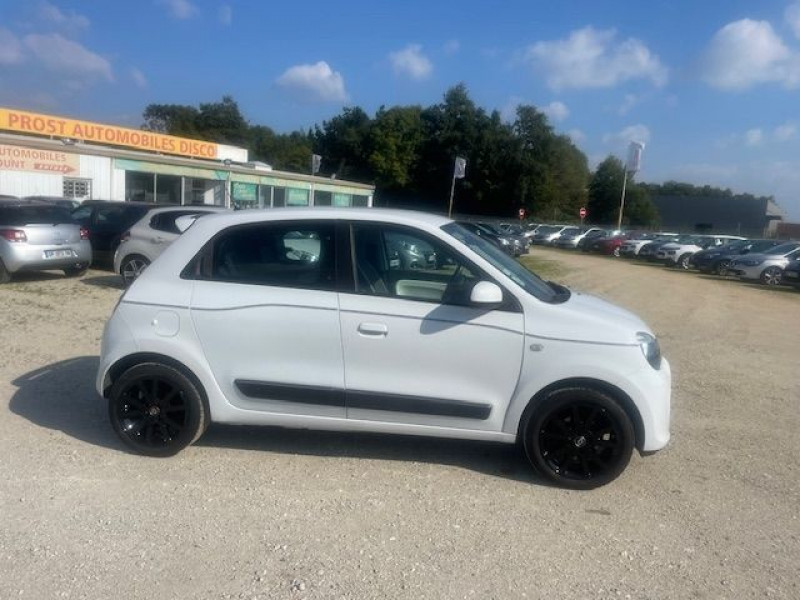 Photo 2 de l'offre de RENAULT TWINGO III 1.0 SCE 70CV INTENS à 8980€ chez Prost automobiles discount