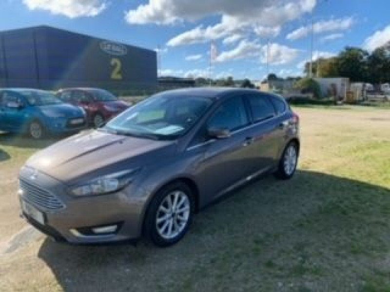 Photo 2 de l'offre de FORD FOCUS 1.0 ECOBOOST 125CV BV6 TITANIUM à 11500€ chez Prost automobiles discount