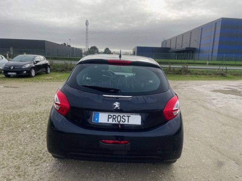 Photo 4 de l'offre de PEUGEOT 208 1.4 HDI 68CV ACCESS à 7980€ chez Prost automobiles discount