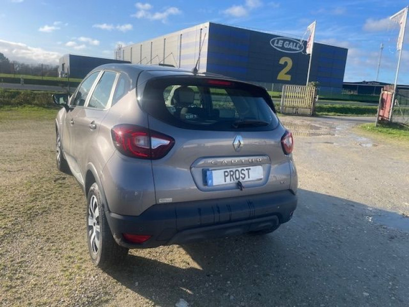 Photo 4 de l'offre de RENAULT CAPTUR 1.2 TCE 120CV BVA ENERGY ZEN à 14980€ chez Prost automobiles discount