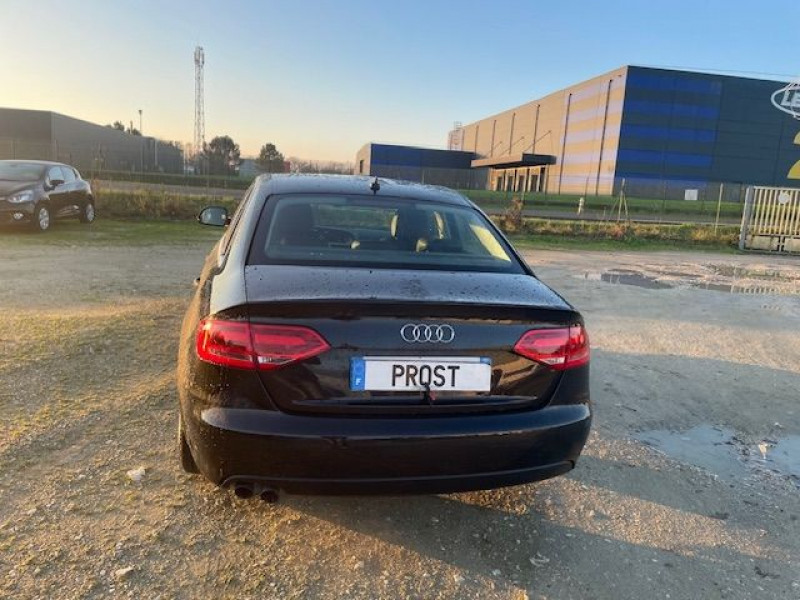 Photo 4 de l'offre de AUDI A4 2.0 TDI 143CV AMBIENTE à 8980€ chez Prost automobiles discount