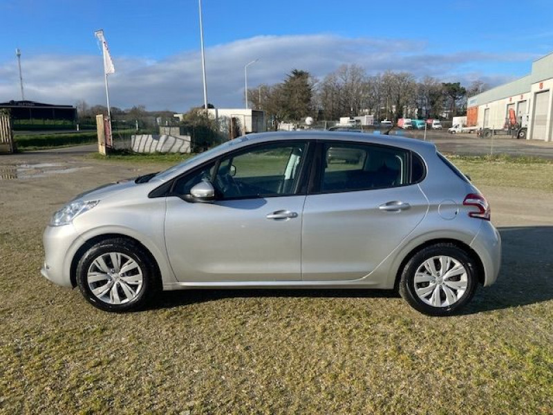 Photo 3 de l'offre de PEUGEOT 208 1.4 HDI FAP ACTIVE BV5 à 9500€ chez Prost automobiles discount