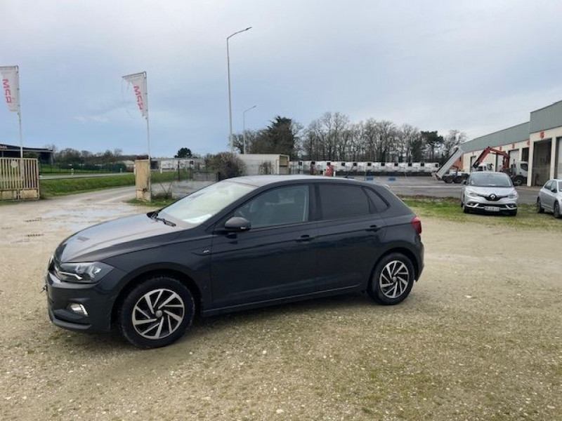 Photo 2 de l'offre de VOLKSWAGEN POLO 1.0 TSI 95CV CONFORTLINE à 15500€ chez Prost automobiles discount