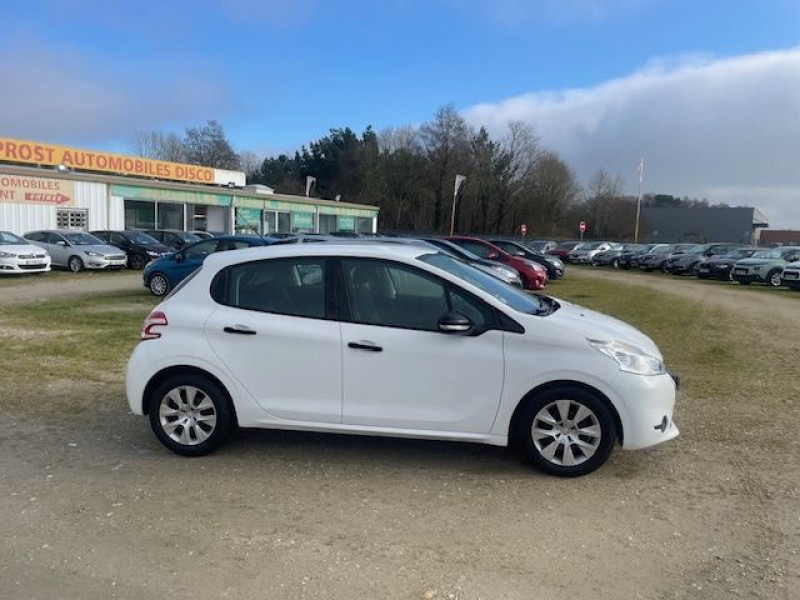 Photo 3 de l'offre de PEUGEOT 208 1.4 HDI FAP ACTIVE à 9500€ chez Prost automobiles discount