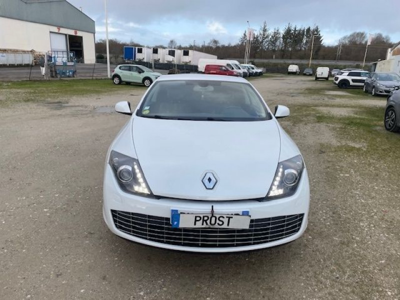 Renault LAGUNA III COUPE 2.0 DCI 175CV INITIALE PARIS BVA Diesel BLANC Occasion à vendre