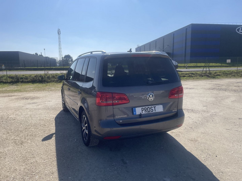 Photo 4 de l'offre de VOLKSWAGEN TOURAN 1.6 TDI 105CV BVA BLUEMOTION TECHNOLOGY CONFORTLINE à 12980€ chez Prost automobiles discount