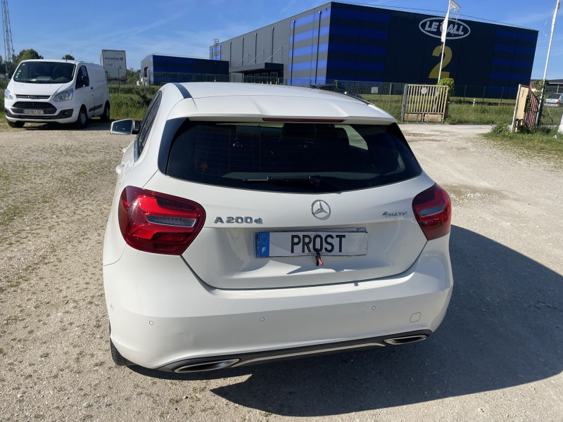 Photo 4 de l'offre de MERCEDES-BENZ CLASSE A 200 D 136CV BVA SENSATION 4MATIC à 14500€ chez Prost automobiles discount