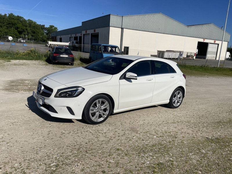 Photo 2 de l'offre de MERCEDES-BENZ CLASSE A 200 D 136CV BVA SENSATION 4MATIC à 14500€ chez Prost automobiles discount