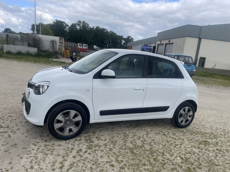 Photo 1 de l'offre de RENAULT TWINGO III 1.0 SCE 75CV INTENS à 9980€ chez Prost automobiles discount