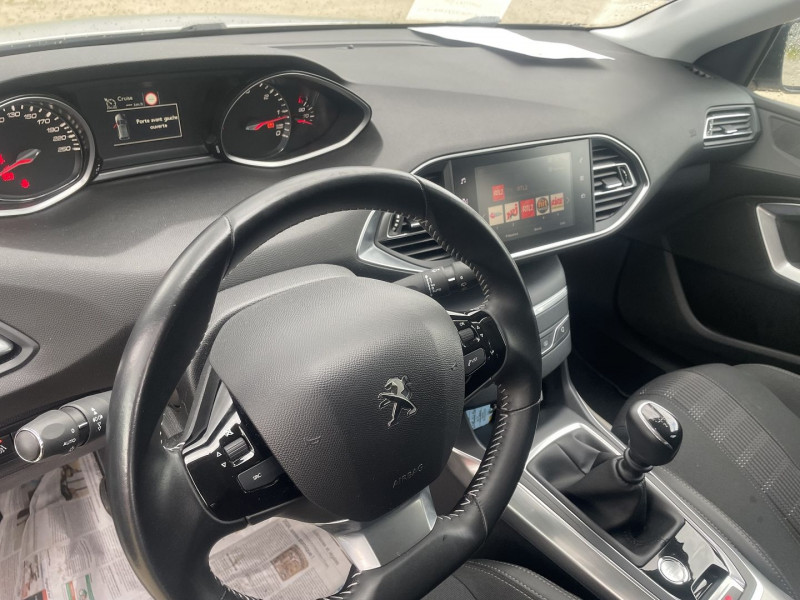 Photo 5 de l'offre de PEUGEOT 308 1.5 BLUEHDI 130CV BV6 ALLURE à 16500€ chez Prost automobiles discount