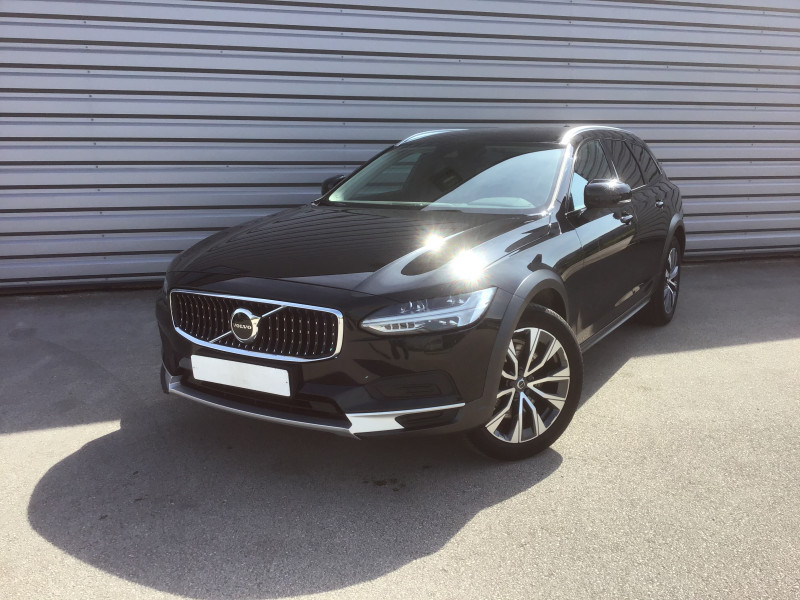 Volvo V90 CROSS COUNTRY D5 AWD 235 ch Geartronic 8 Pro diesel Noir Onyx Occasion à vendre