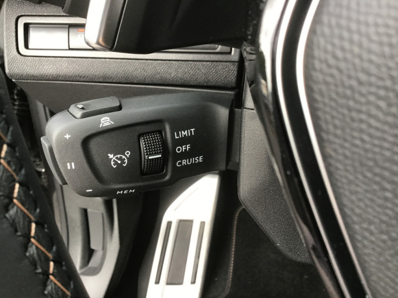Photo 23 de l'offre de PEUGEOT 3008 Puretech 130ch S&S EAT8 GT à 35592€ chez Loz'auto