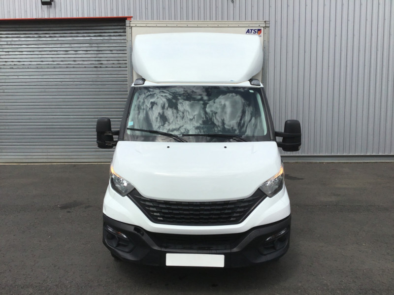 Photo 2 de l'offre de IVECO DAILY CHASSIS CABINE CAB 35 C 16 EMP 4100 QUAD-LEAF BVM6 à 36696€ chez Loz'auto