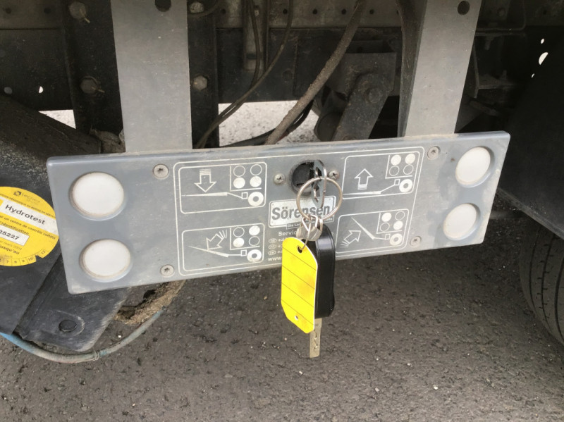 Photo 25 de l'offre de IVECO DAILY CHASSIS CABINE CAB 35 C 16 EMP 4100 QUAD-LEAF BVM6 à 36696€ chez Loz'auto