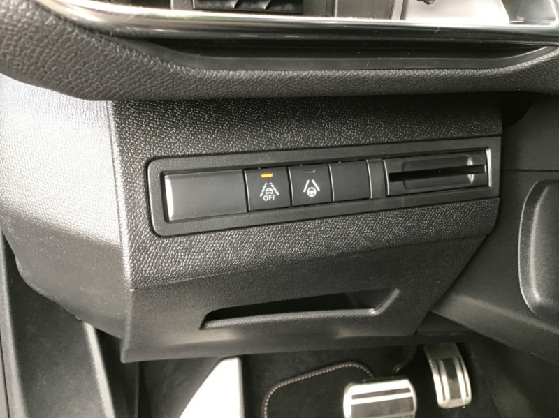 Photo 27 de l'offre de PEUGEOT 3008 Puretech 130ch S&S EAT8 GT à 35592€ chez Loz'auto