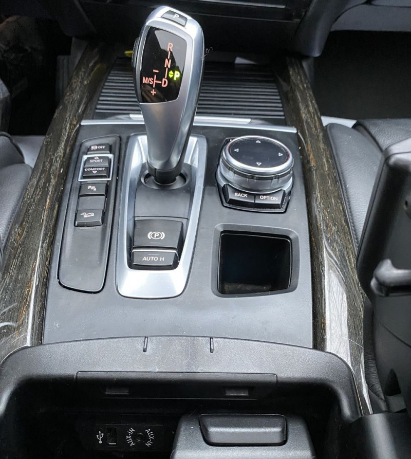 Photo 13 de l'offre de BMW X5 (F15) XDRIVE50IA 450CH à 34990€ chez Cerran Automobile