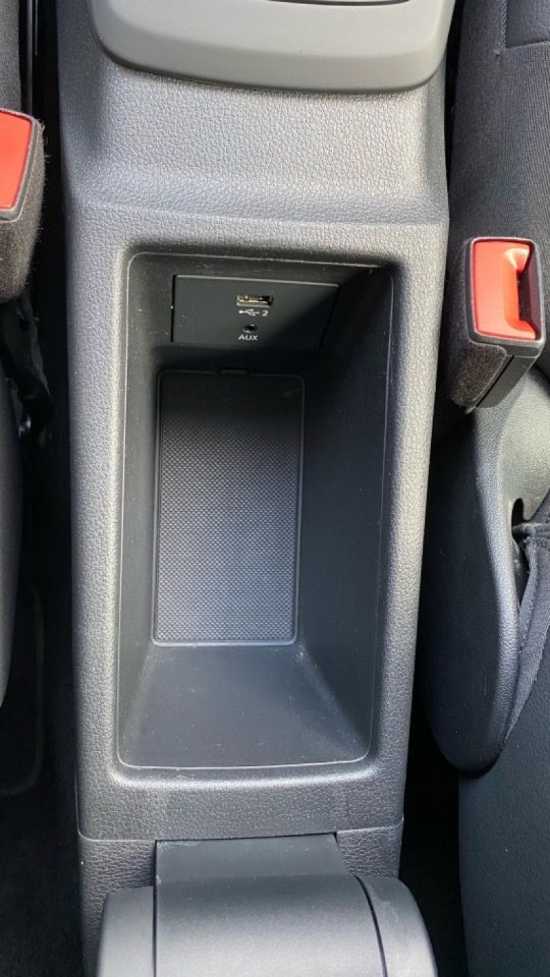 Photo 24 de l'offre de AUDI Q2 1.4 TFSI 150CH COD DESIGN LUXE S TRONIC 7 à 23990€ chez Cerran Automobile