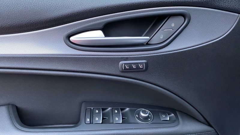 Photo 12 de l'offre de ALFA ROMEO STELVIO 2.2 DIESEL 190CH SPRINT Q4 AT8 MY20 à 37990€ chez Cerran Automobile