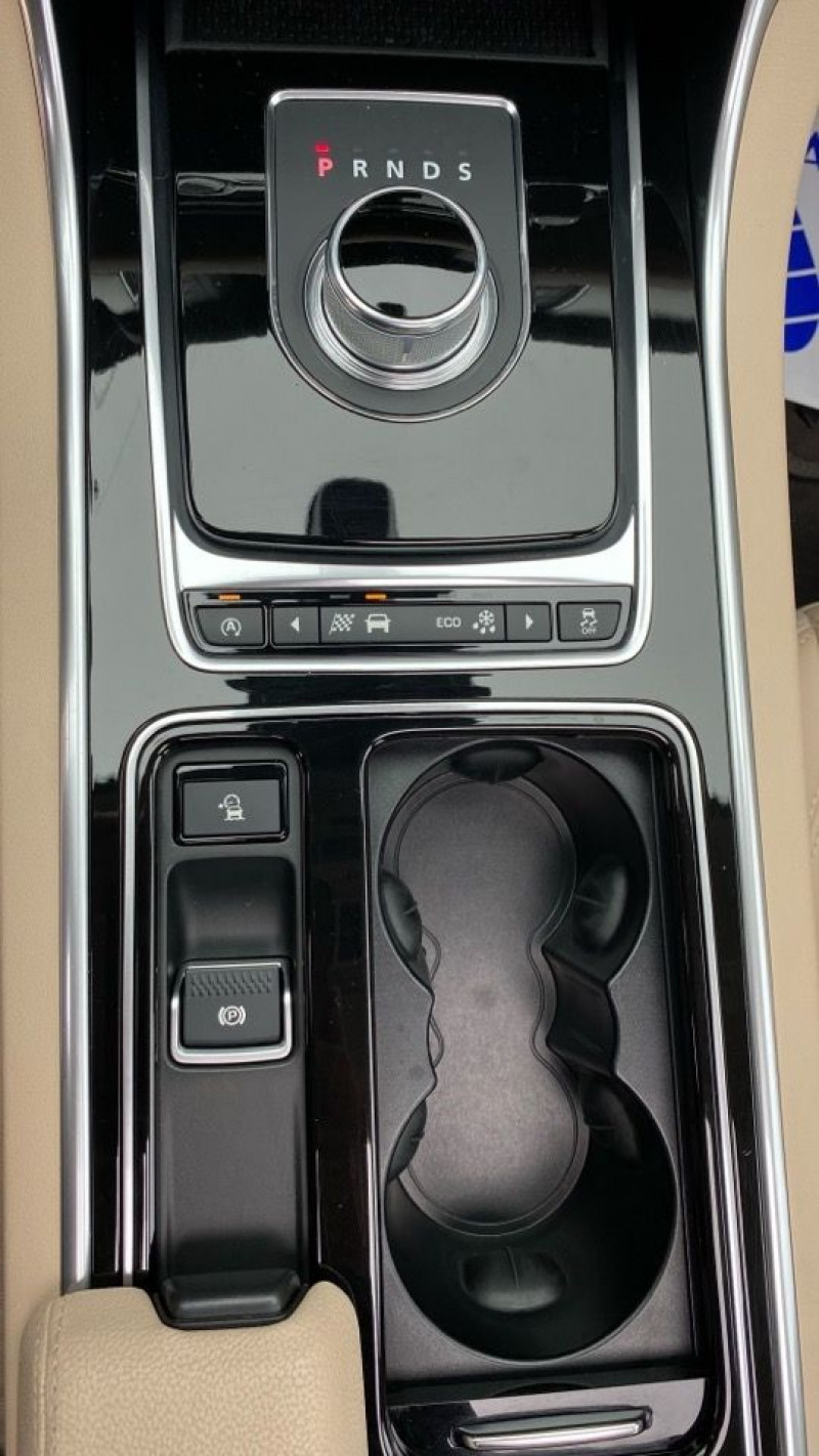 Photo 18 de l'offre de JAGUAR XF V6 3.0 D 300CH PRESTIGE BVA à 29990€ chez Cerran Automobile
