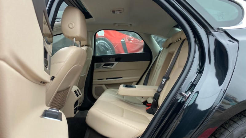 Photo 7 de l'offre de JAGUAR XF V6 3.0 D 300CH PRESTIGE BVA à 27990€ chez Cerran Automobile
