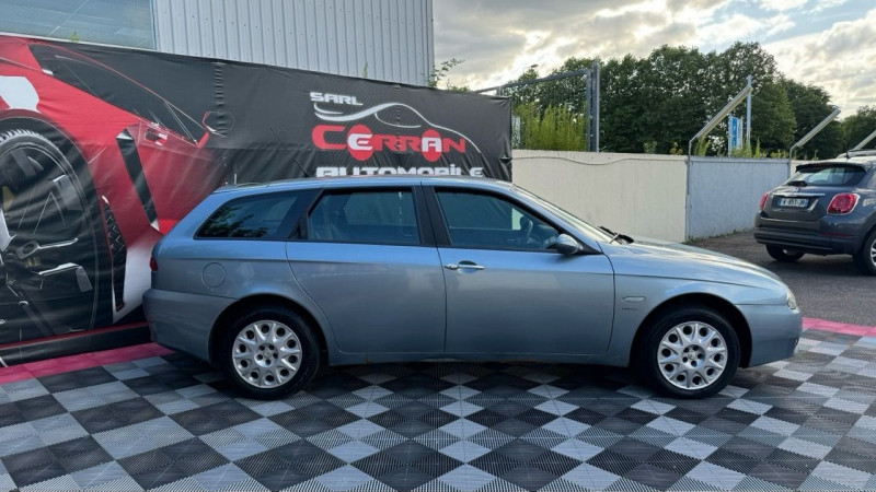 Photo 3 de l'offre de ALFA ROMEO 156 SW 1.9 JTD115 DISTINCTIVE à 3990€ chez Cerran Automobile