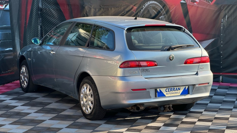 Photo 4 de l'offre de ALFA ROMEO 156 SW 1.9 JTD115 DISTINCTIVE à 3990€ chez Cerran Automobile