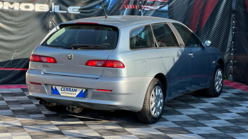 Photo 9 de l'offre de ALFA ROMEO 156 SW 1.9 JTD115 DISTINCTIVE à 3990€ chez Cerran Automobile