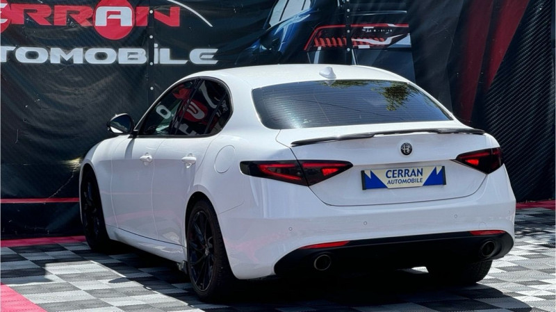 Photo 9 de l'offre de ALFA ROMEO GIULIA 2.2 JTD 150CH à 17990€ chez Cerran Automobile