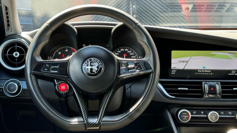 Photo 12 de l'offre de ALFA ROMEO GIULIA 2.2 JTD 150CH à 17990€ chez Cerran Automobile