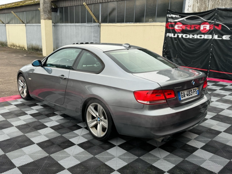 Photo 10 de l'offre de BMW SERIE 3 COUPE (E92) 325I 218CH LUXE à 9990€ chez Cerran Automobile